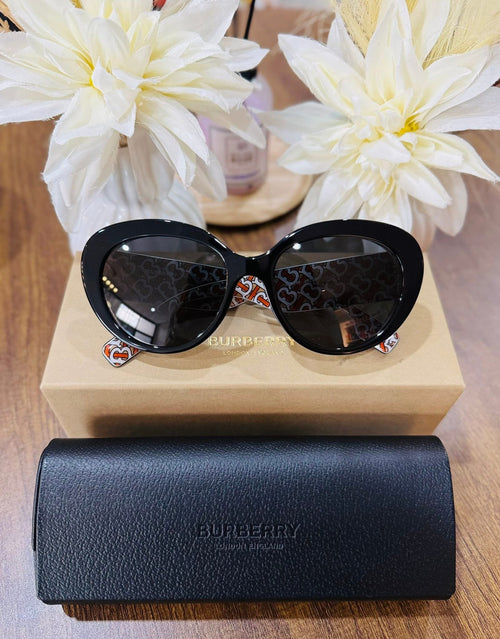 MAY Kaya Burberry black rounded oversized sunglasses with black case